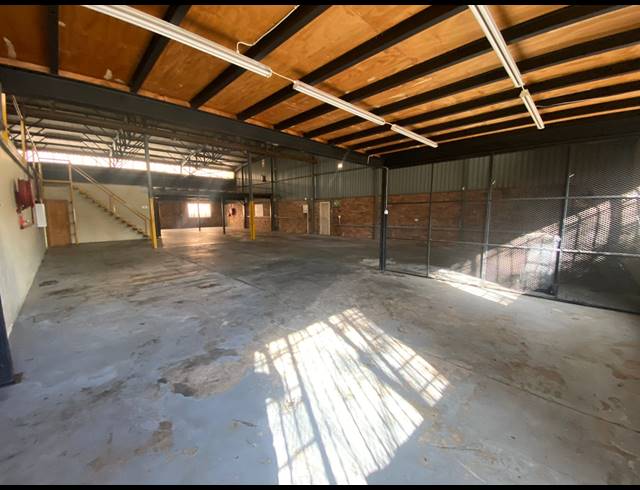 775M² WAREHOUSE TO LET IN ROBERTVILLE
